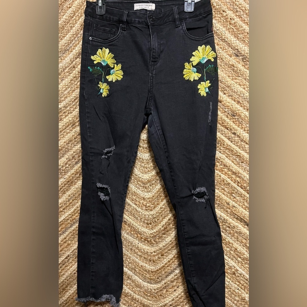 Streetwear Society Junior's High Rise Skinny Black Jeans,Flower Embroidery,SZ 11